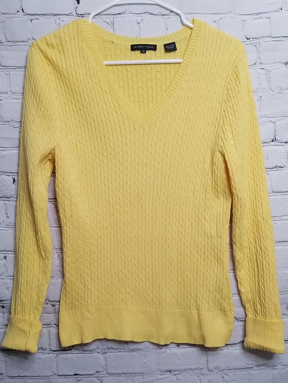 Jeanne Pierre yellow v-neck Cable Knit Sweater size Medium 100% cotton EUC